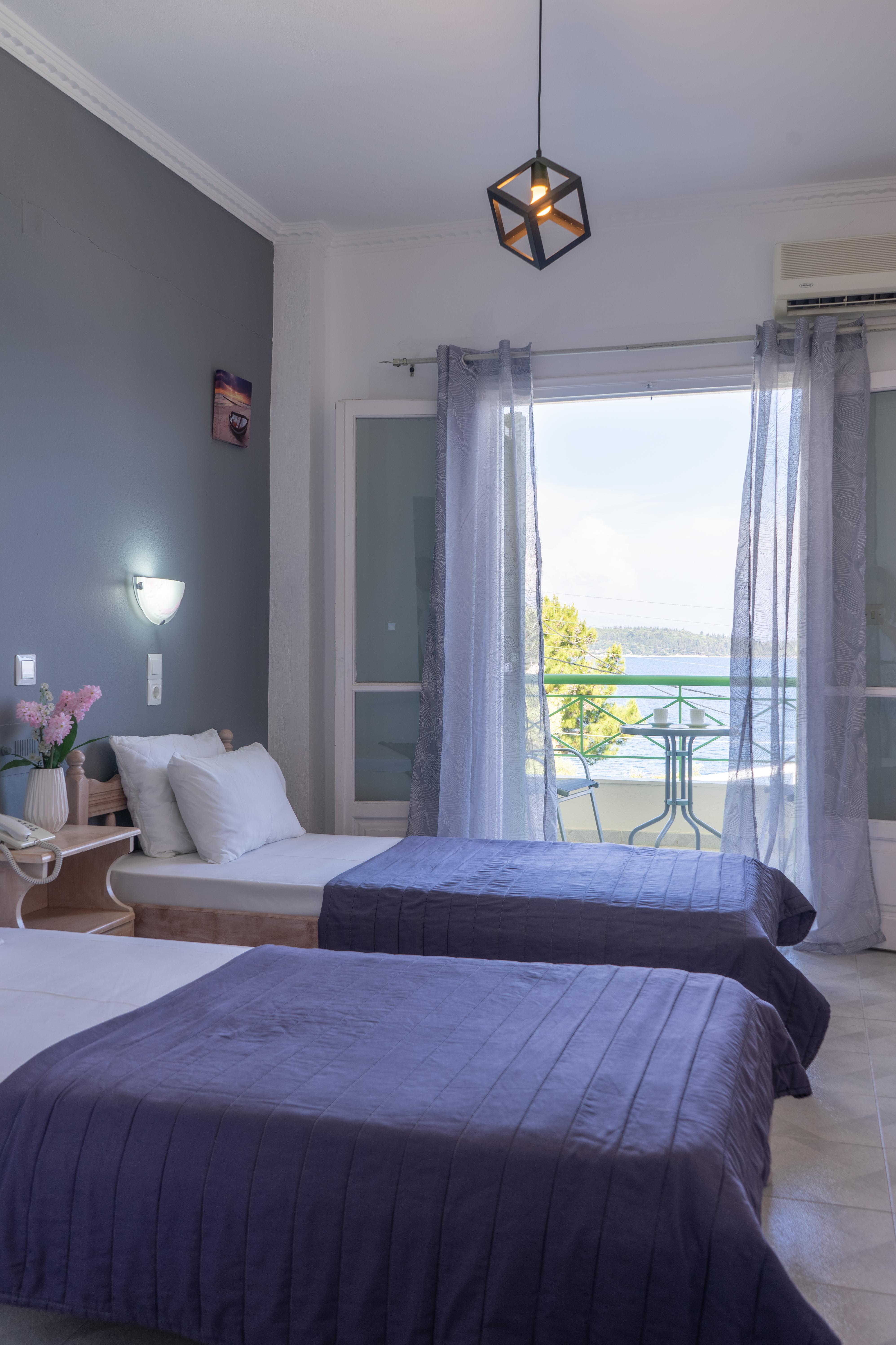 Tropicana Inn نيدري المظهر الخارجي الصورة