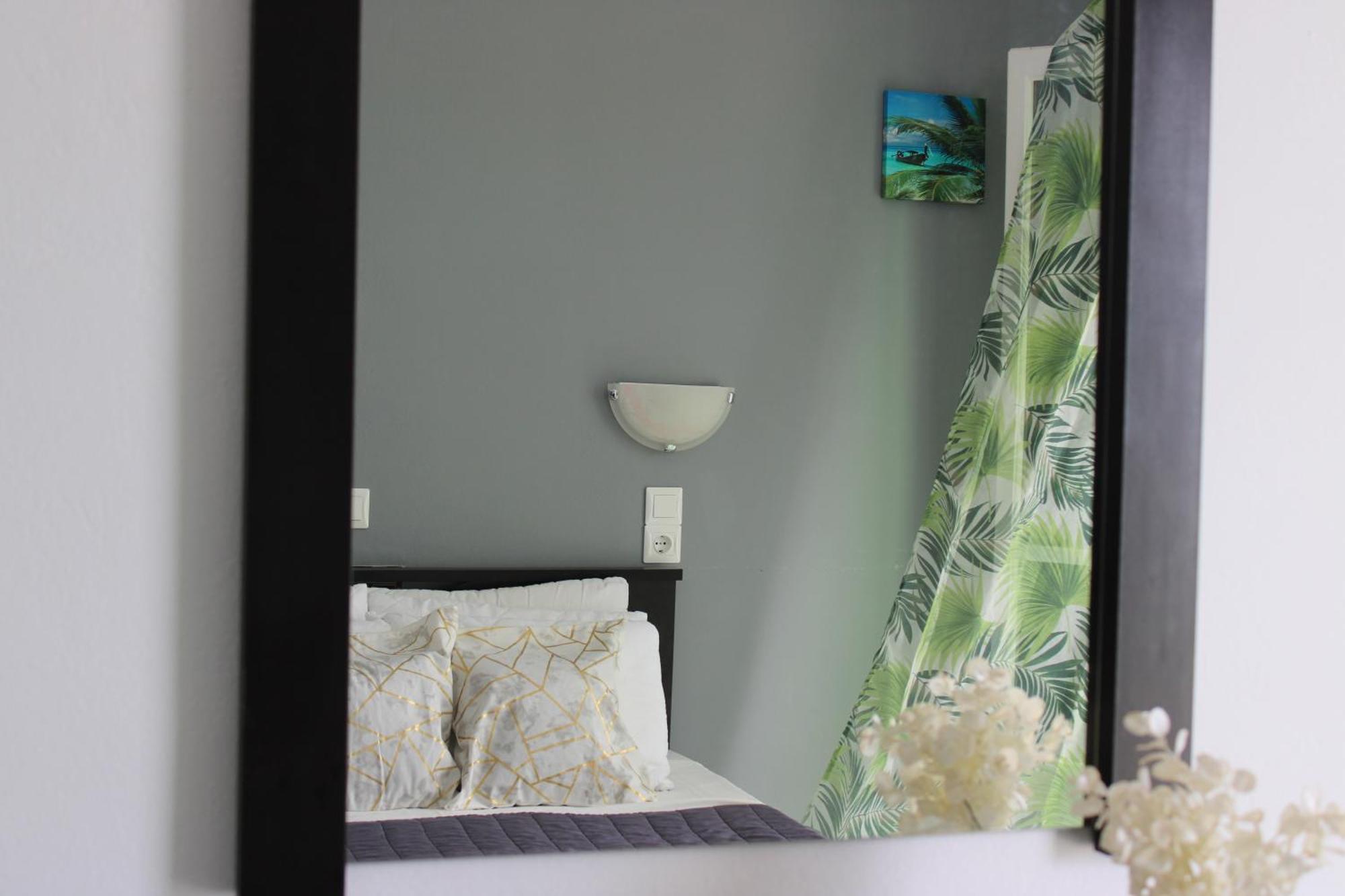 Tropicana Inn نيدري المظهر الخارجي الصورة