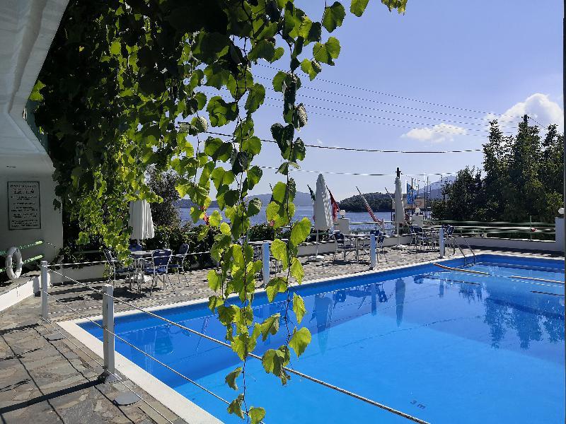 Tropicana Inn نيدري المظهر الخارجي الصورة