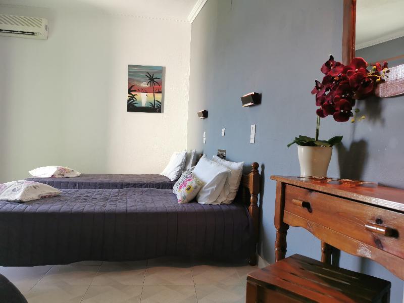 Tropicana Inn نيدري المظهر الخارجي الصورة