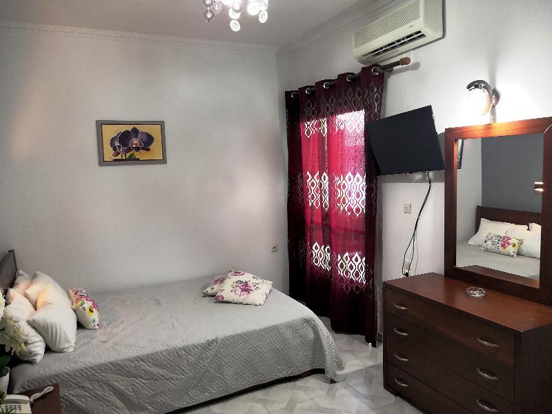 Tropicana Inn نيدري المظهر الخارجي الصورة