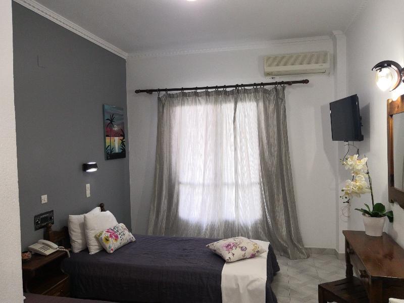 Tropicana Inn نيدري المظهر الخارجي الصورة